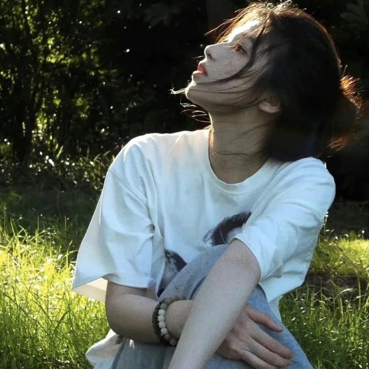 剧情崩坏死了十一年的白月光回来了